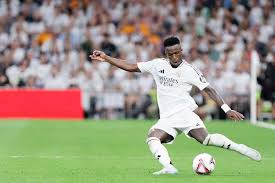 欧冠综合：巴黎“点杀”利物浦晋级八.